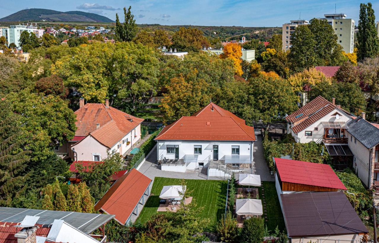 Villa Garden Еґер Екстер'єр фото